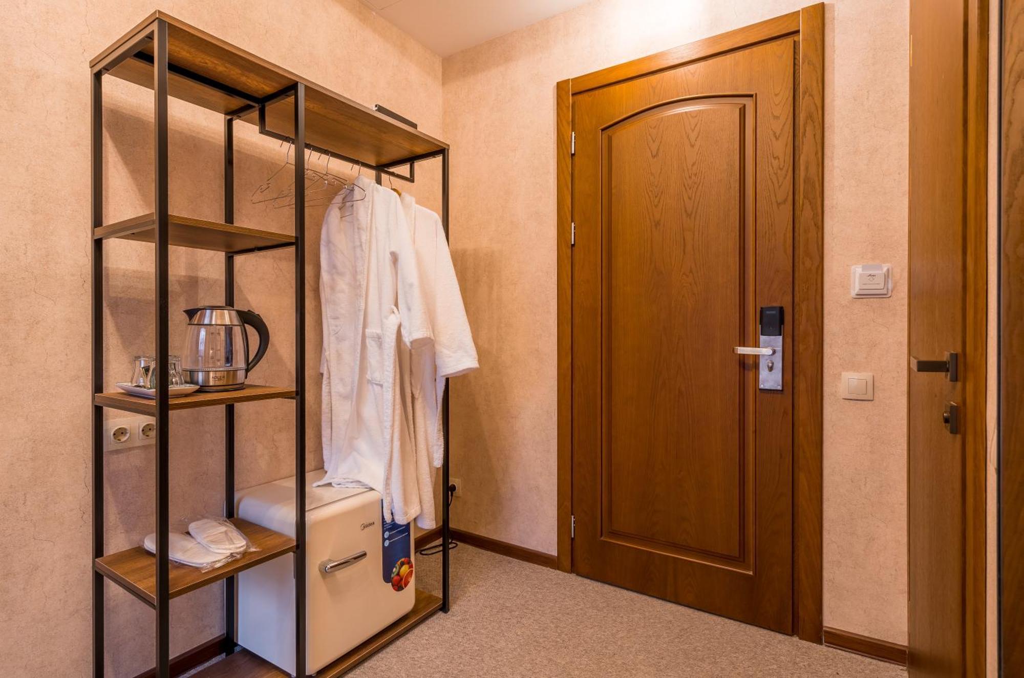 Green Inn Hotel Тбилиси Экстерьер фото