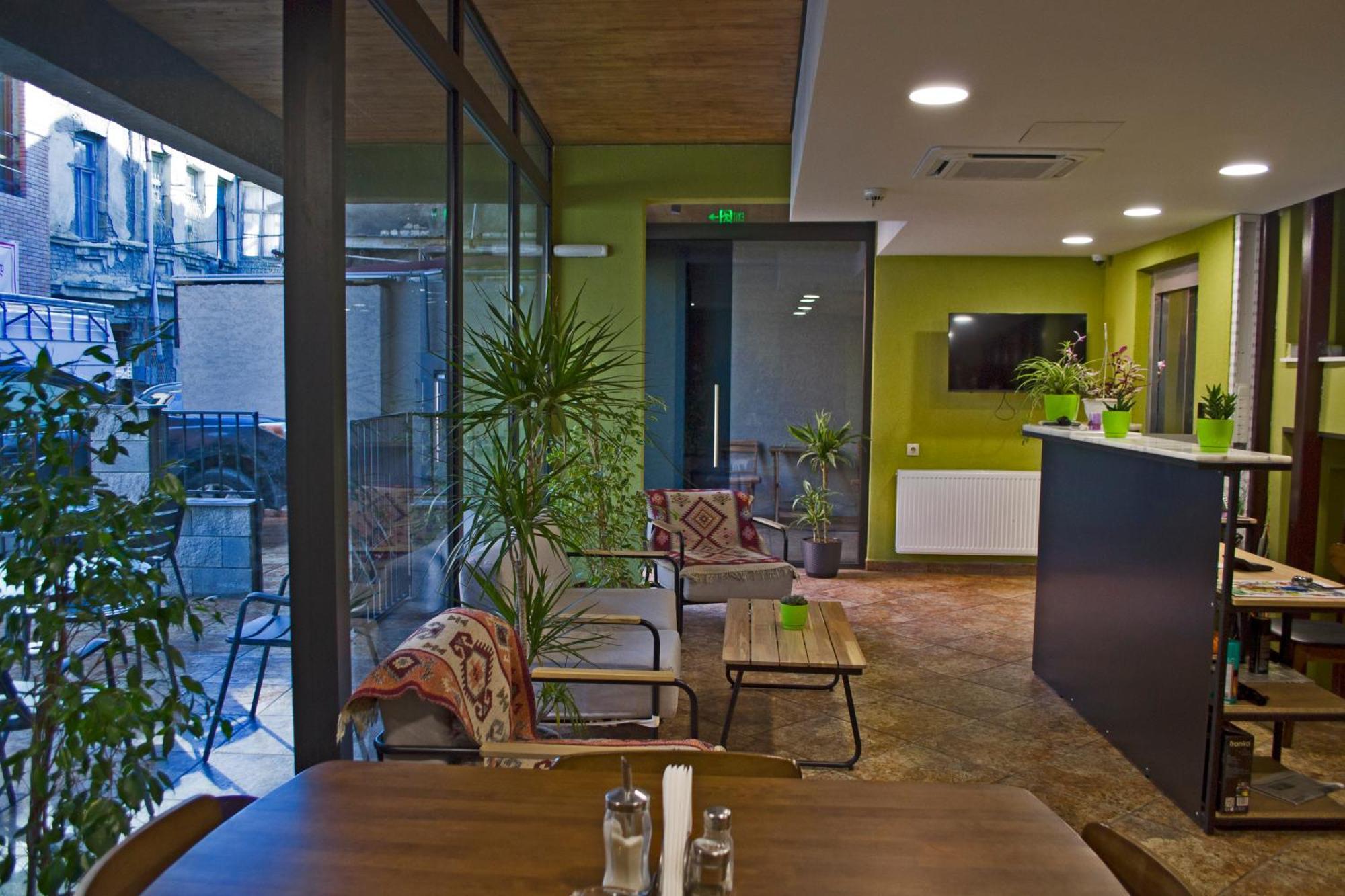 Green Inn Hotel Тбилиси Экстерьер фото