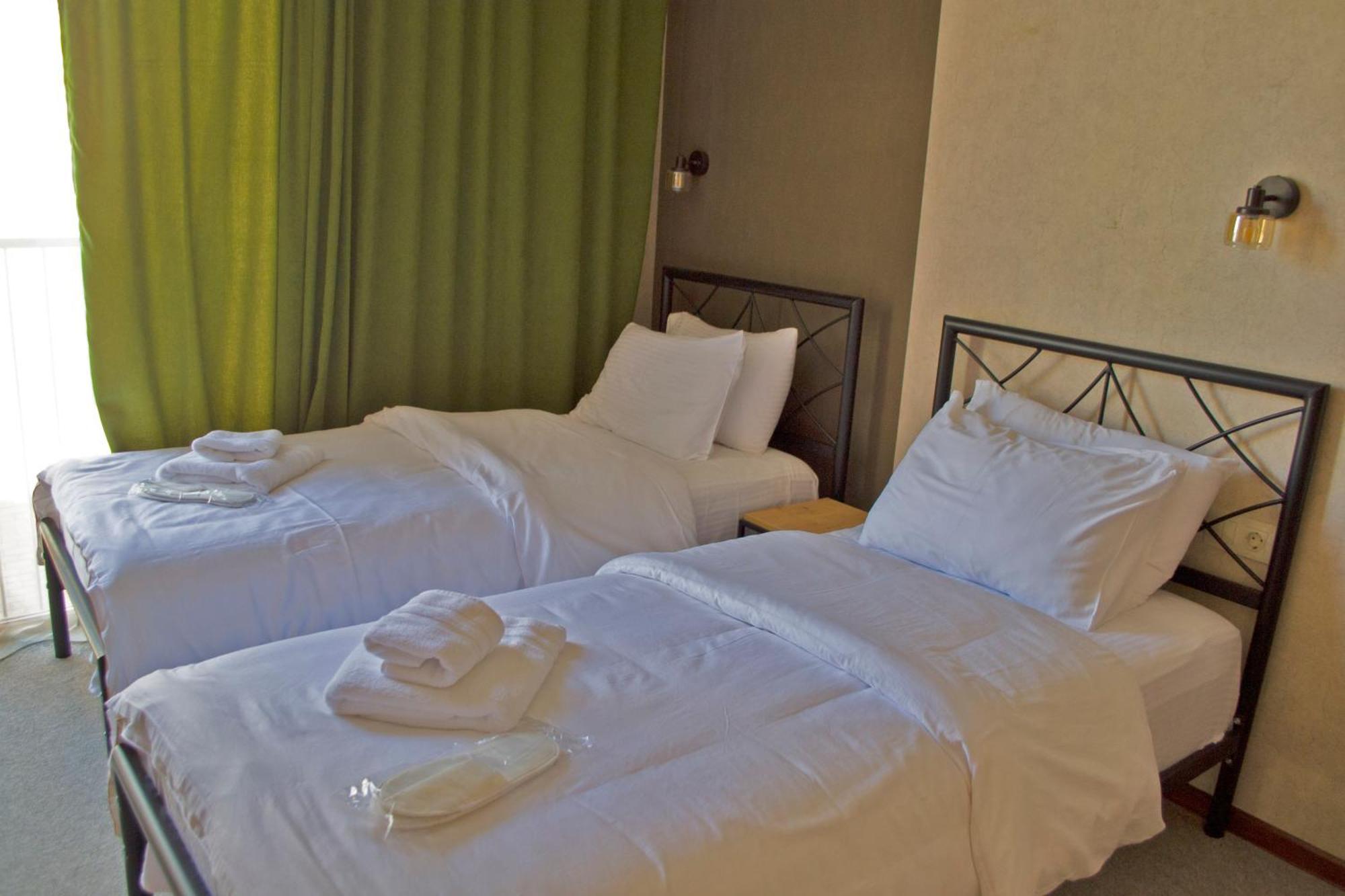 Green Inn Hotel Тбилиси Экстерьер фото