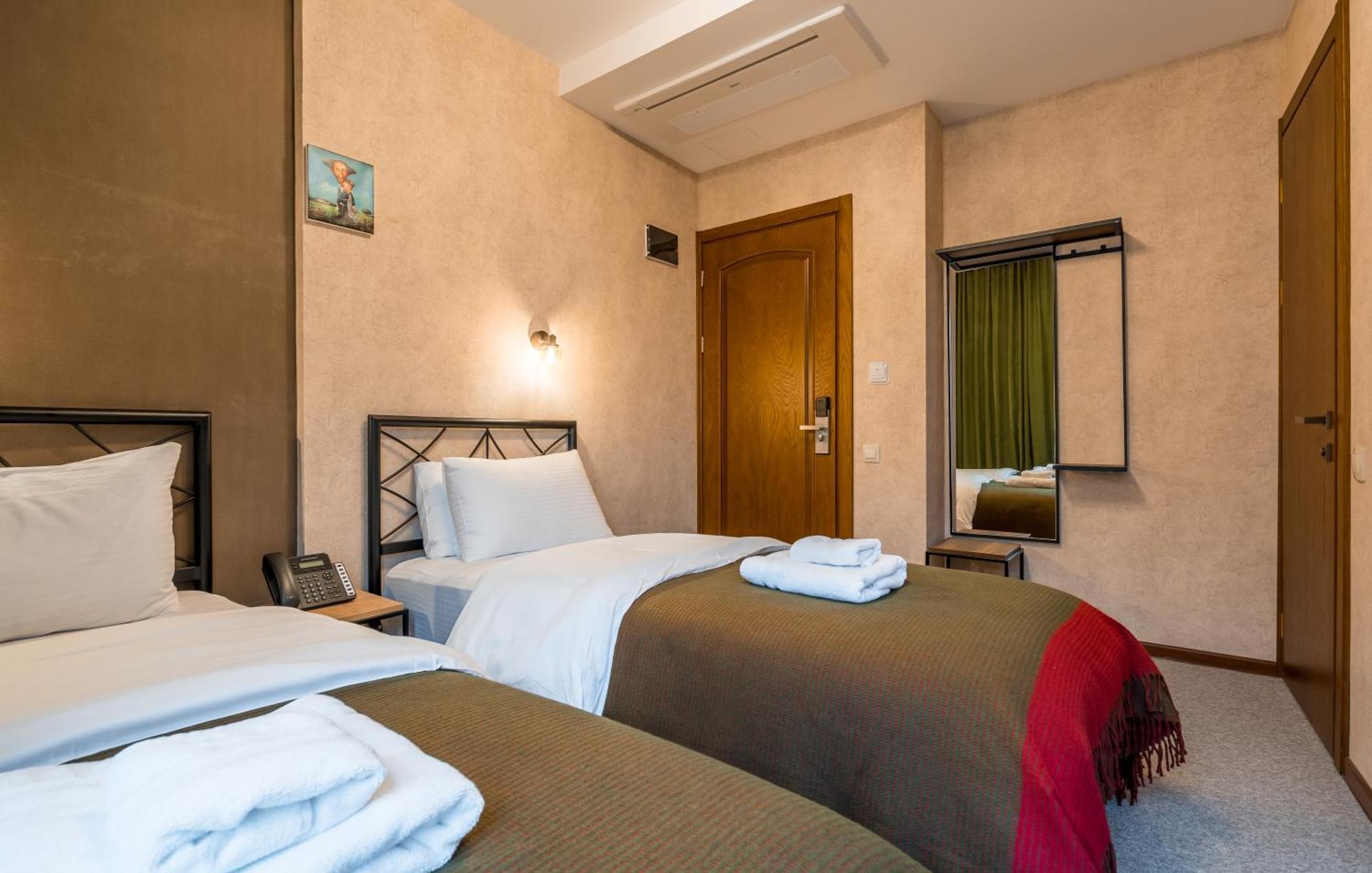 Green Inn Hotel Тбилиси Экстерьер фото