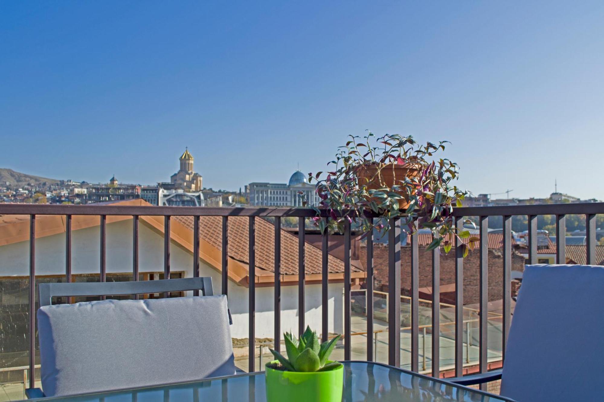 Green Inn Hotel Тбилиси Экстерьер фото