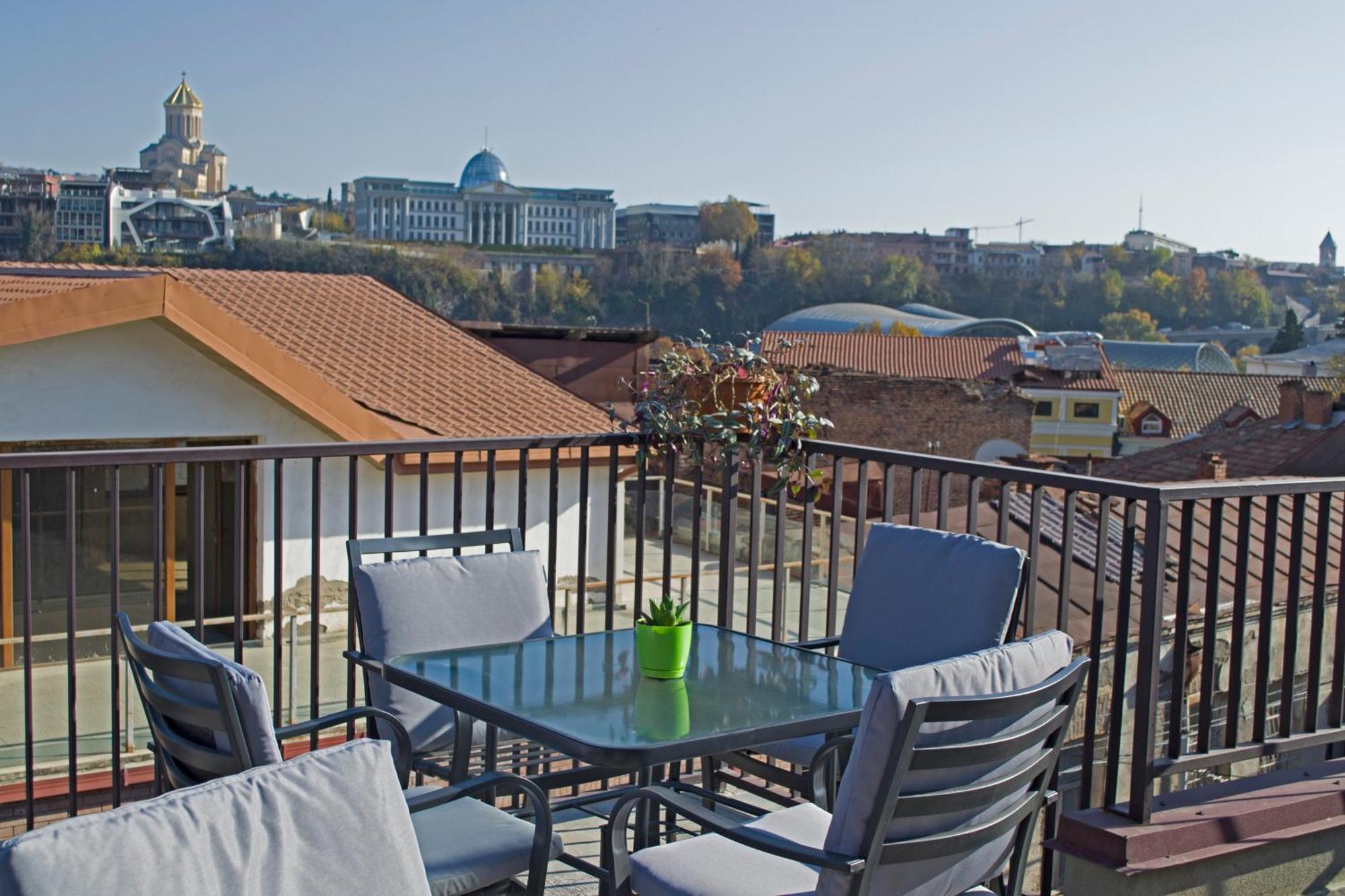 Green Inn Hotel Тбилиси Экстерьер фото