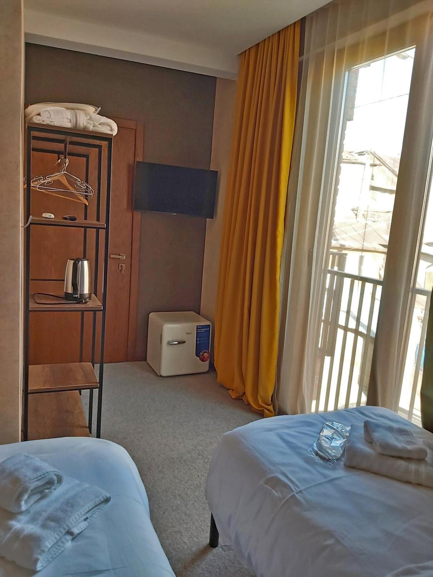 Green Inn Hotel Тбилиси Экстерьер фото