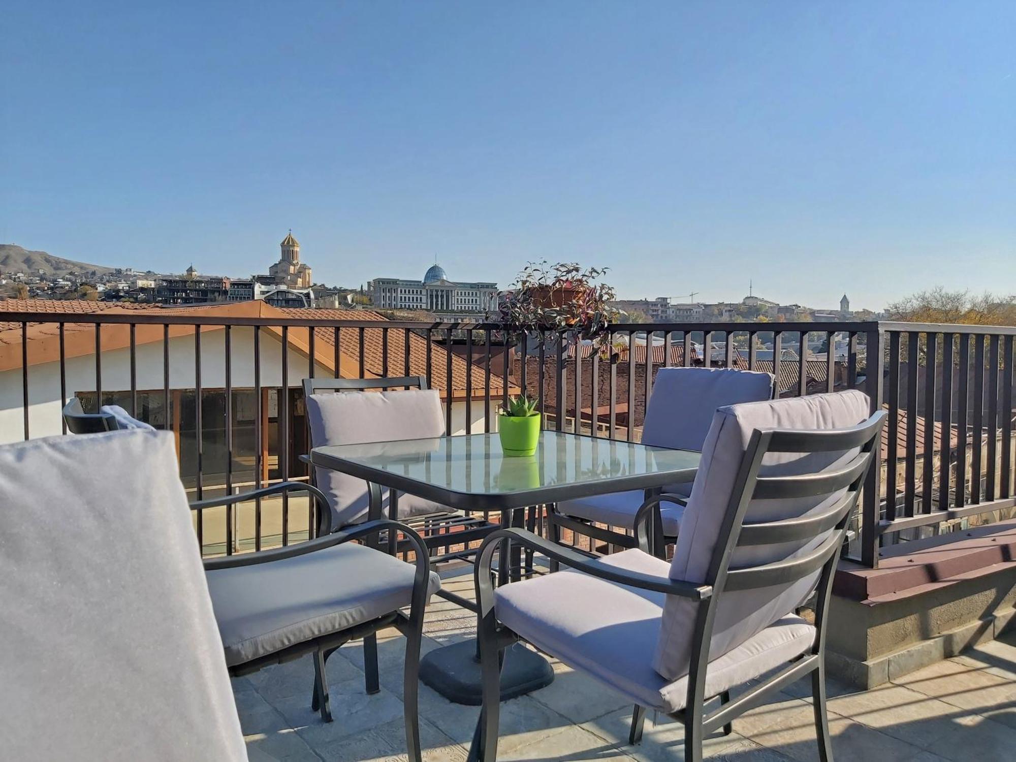 Green Inn Hotel Тбилиси Экстерьер фото