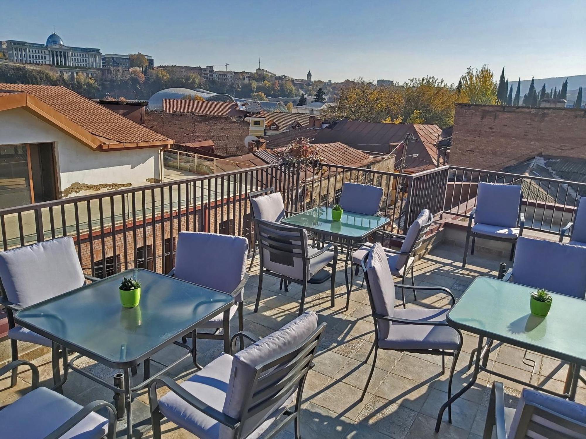 Green Inn Hotel Тбилиси Экстерьер фото